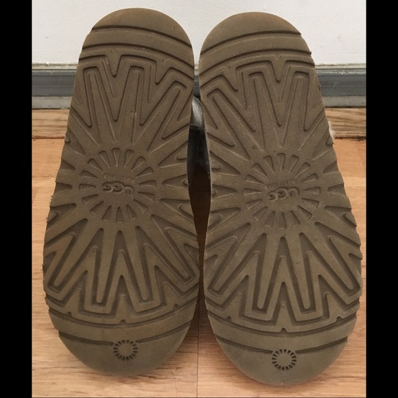 UGG BOOTS - Picture 6 of 8